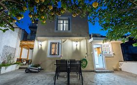 Spacious Home With Yard, Mytilene Lesvos