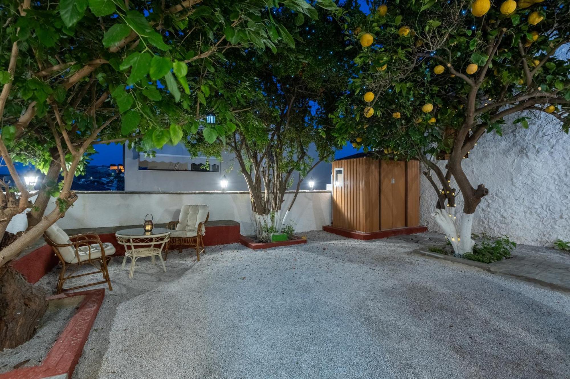 Spacious Home With Yard, Mytilene Lesvos Εξωτερικό φωτογραφία