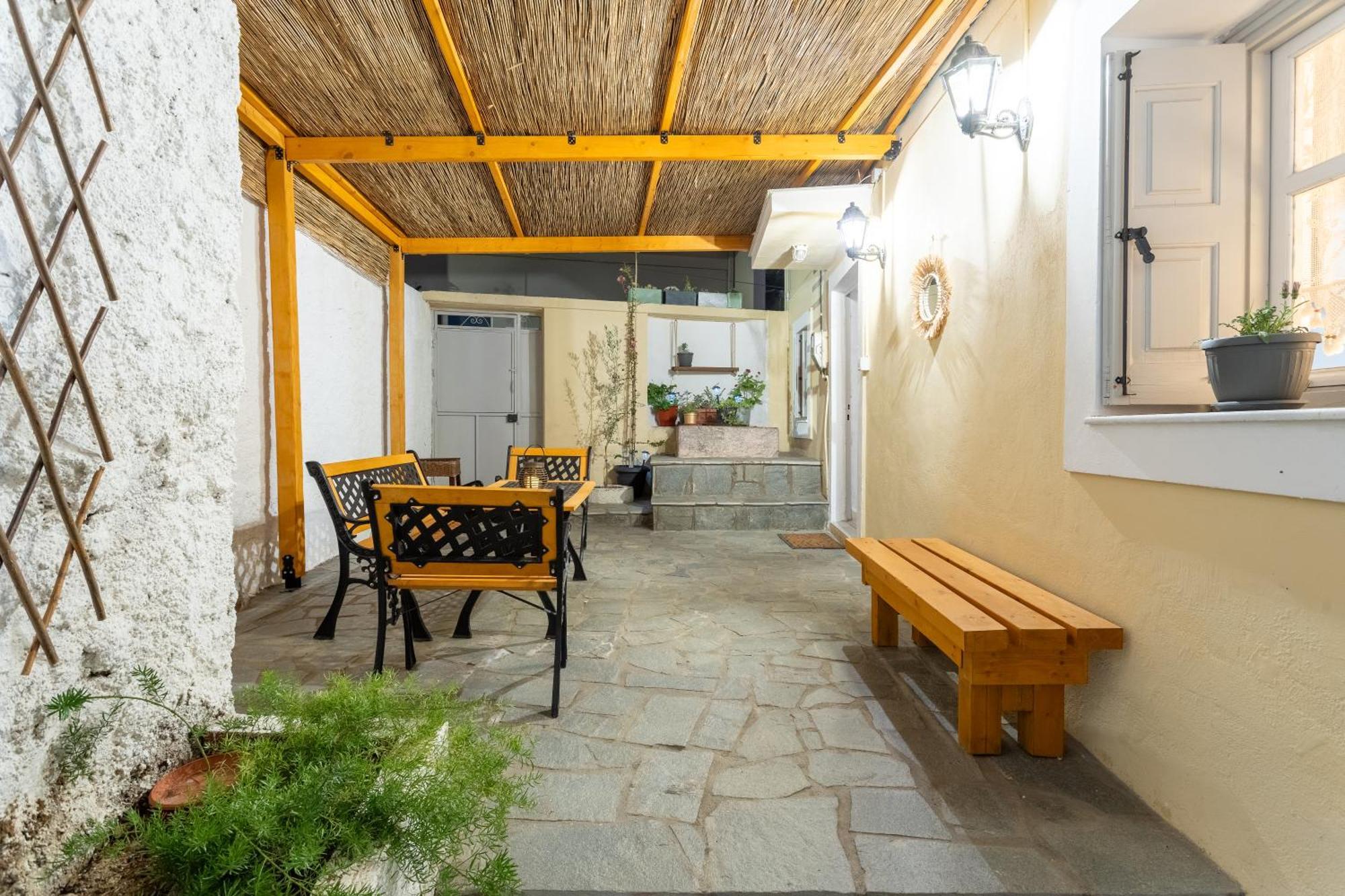 Spacious Home With Yard, Mytilene Lesvos Εξωτερικό φωτογραφία