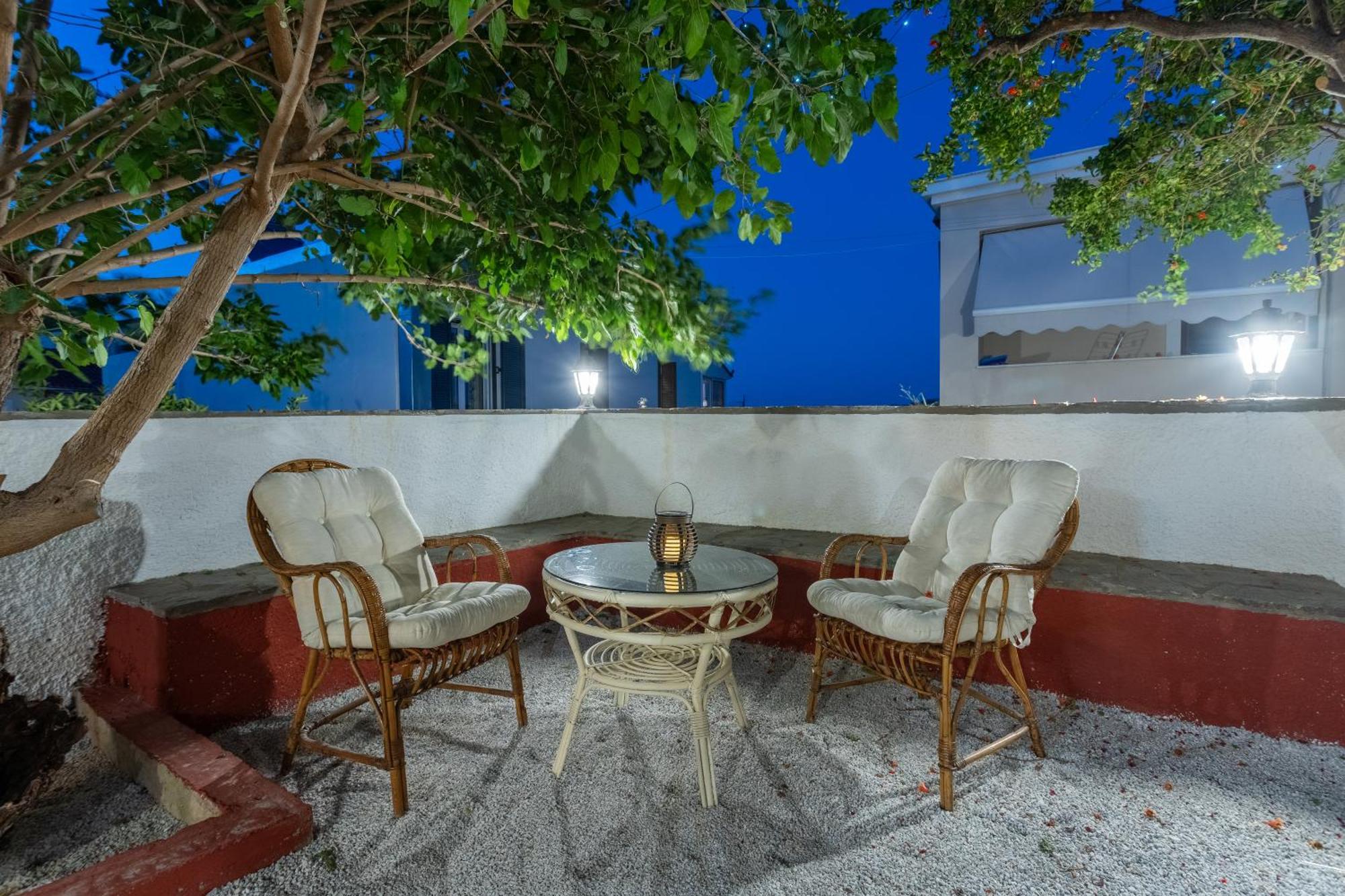 Spacious Home With Yard, Mytilene Lesvos Εξωτερικό φωτογραφία