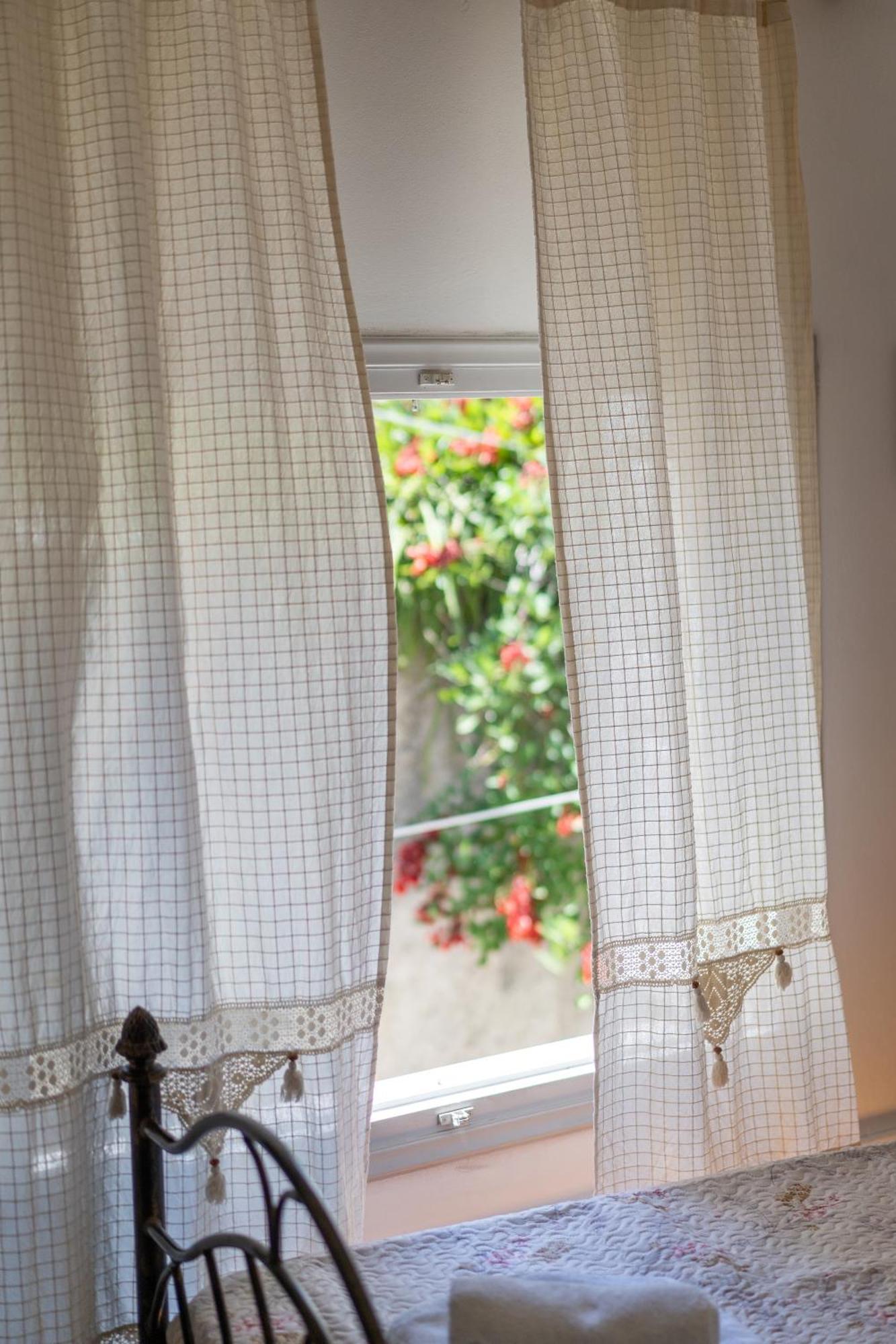 Spacious Home With Yard, Mytilene Lesvos Εξωτερικό φωτογραφία
