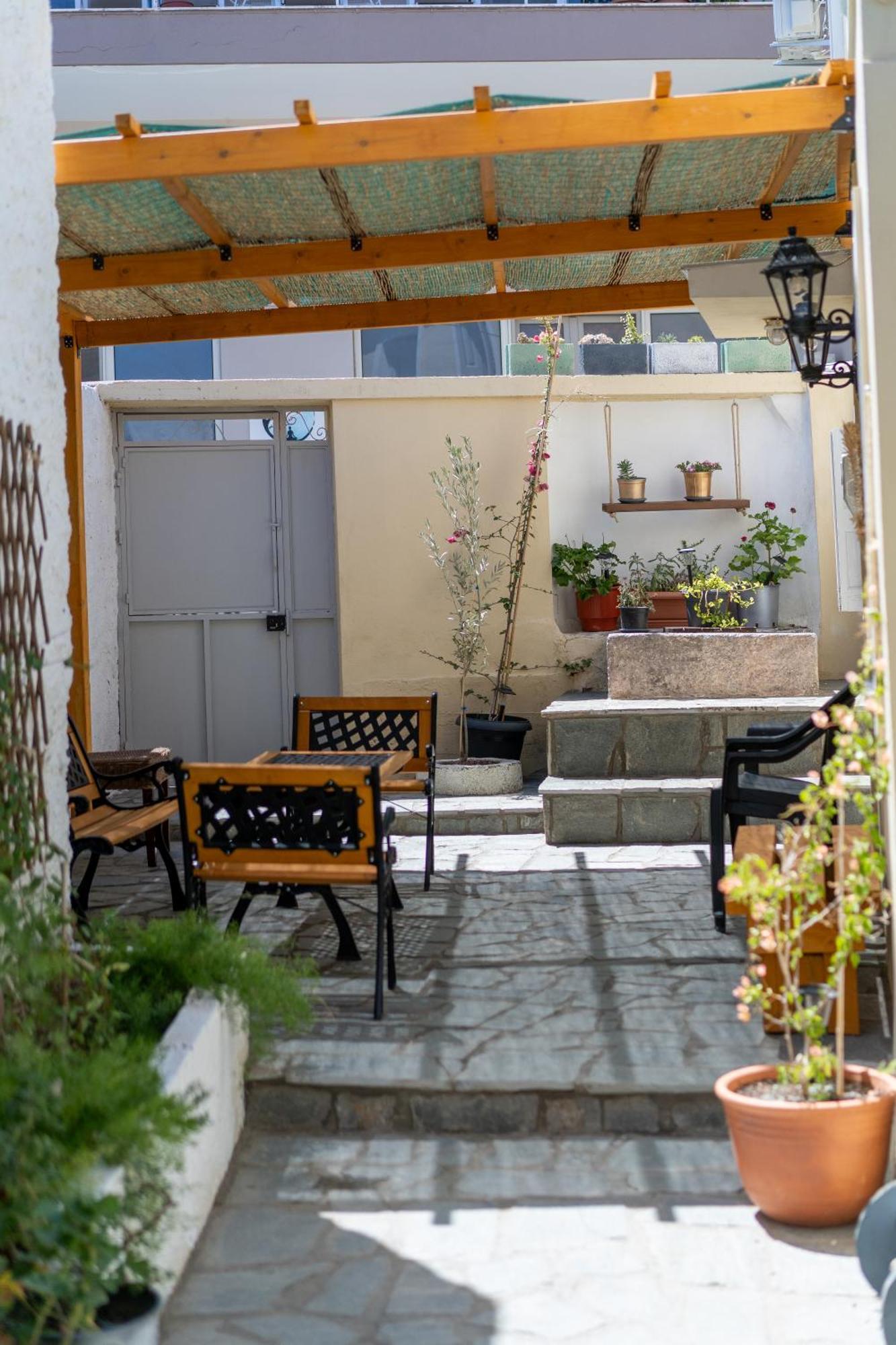 Spacious Home With Yard, Mytilene Lesvos Εξωτερικό φωτογραφία