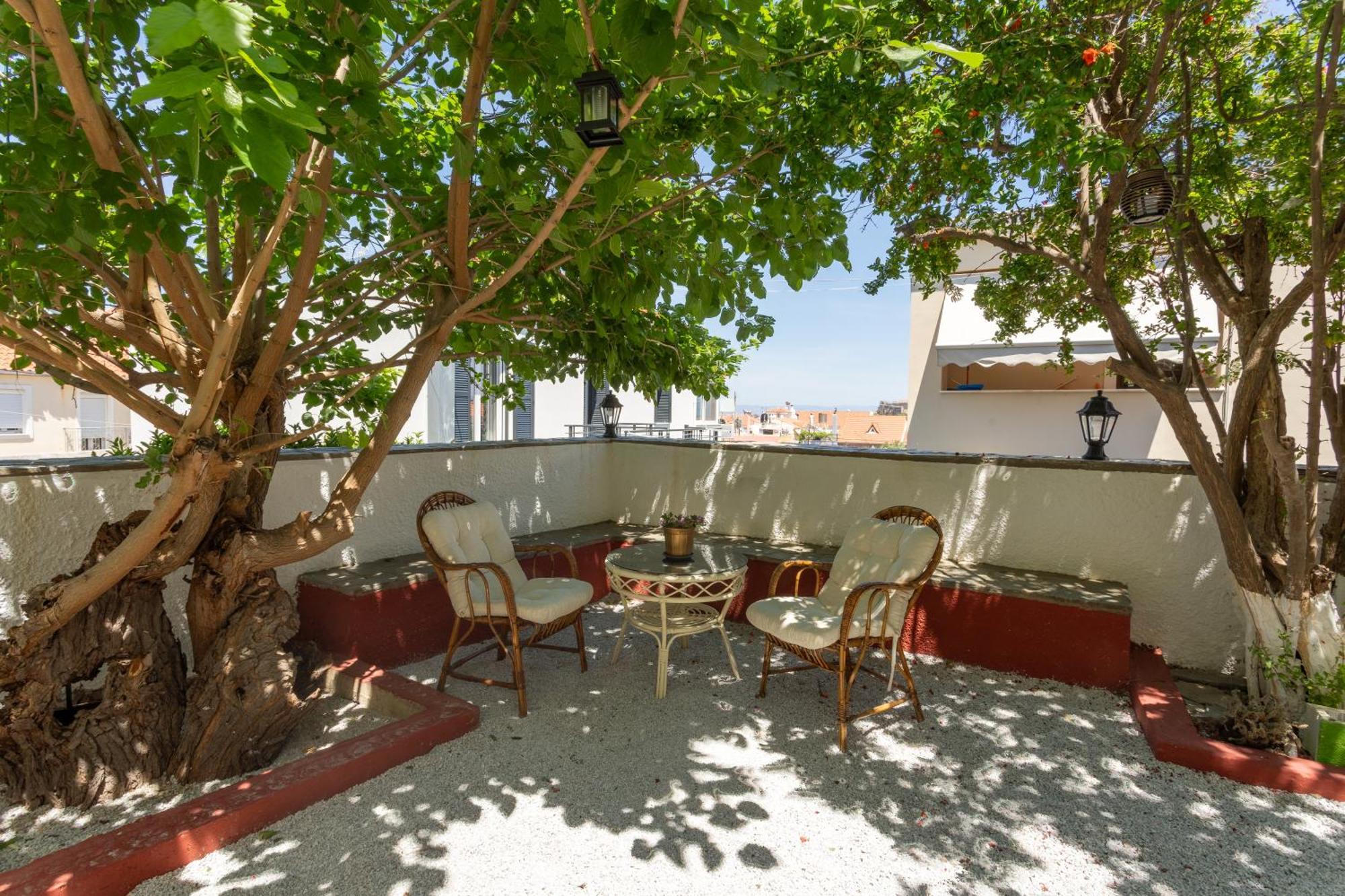 Spacious Home With Yard, Mytilene Lesvos Εξωτερικό φωτογραφία