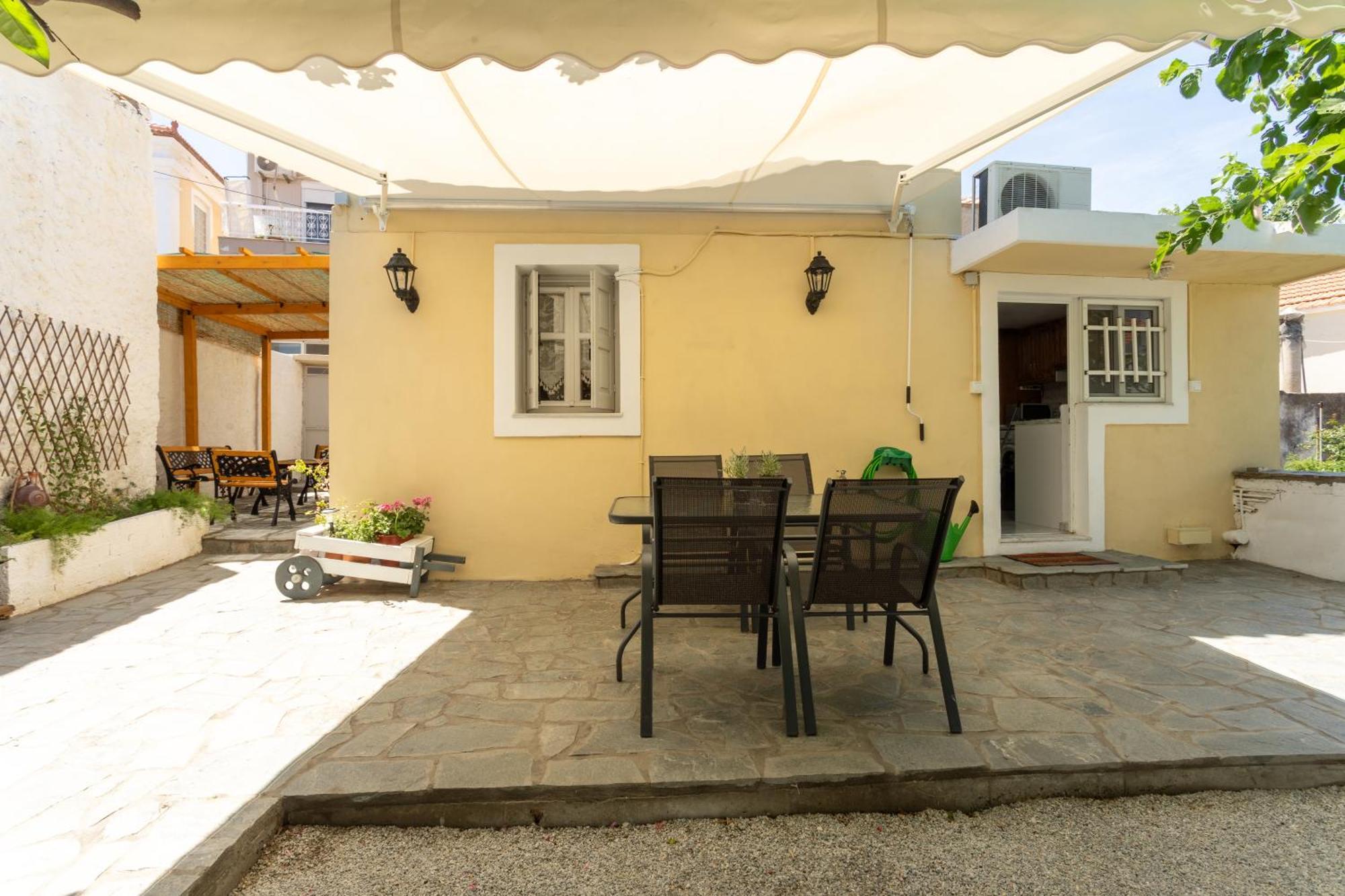 Spacious Home With Yard, Mytilene Lesvos Εξωτερικό φωτογραφία