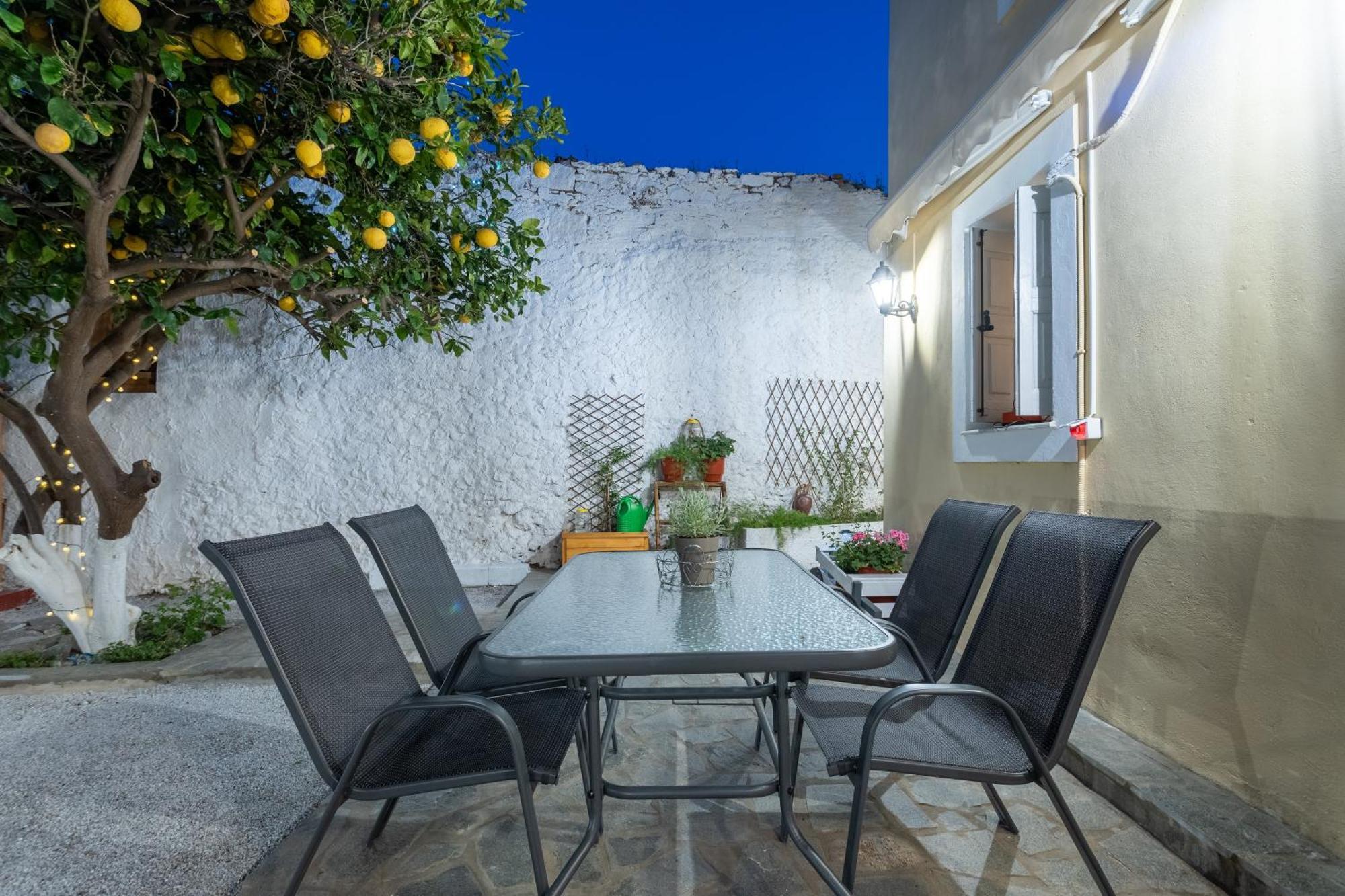 Spacious Home With Yard, Mytilene Lesvos Εξωτερικό φωτογραφία